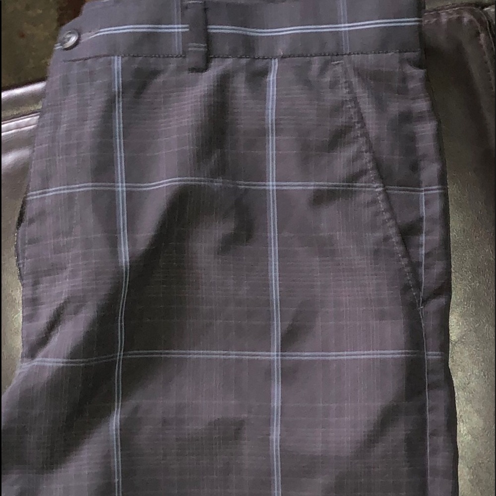 Men’s golf shorts. Sz 36 W. Like new